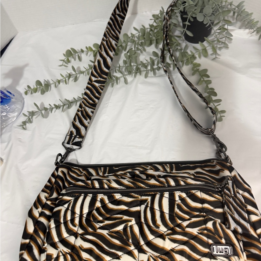 Lug Quilted Crossbody Bag Zebra Print Multi Pocket Lightweight Travel Purse
